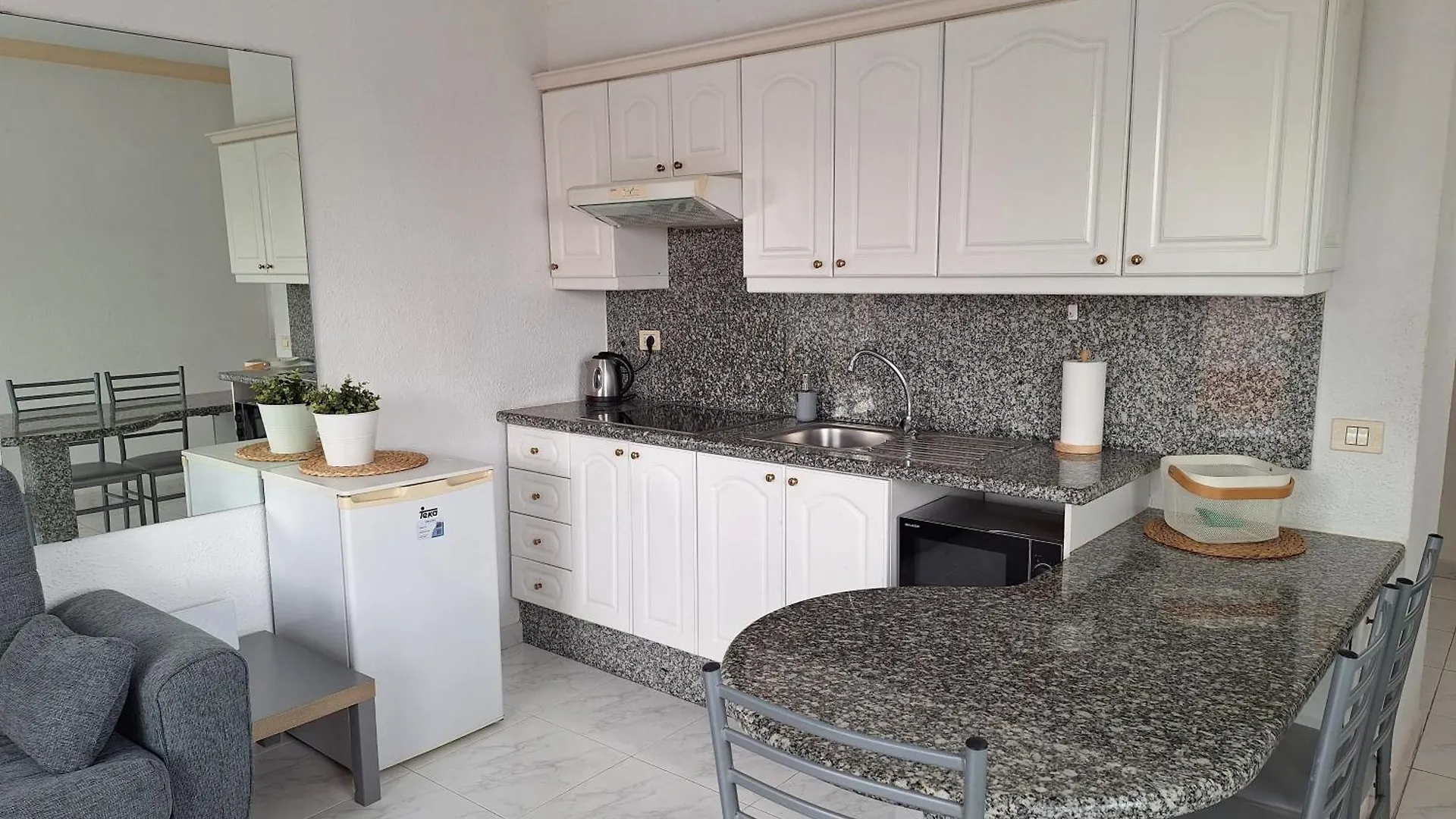 Apartamento Costa Adeje - Orlando Complex 0*, Costa Adeje (Tenerife)